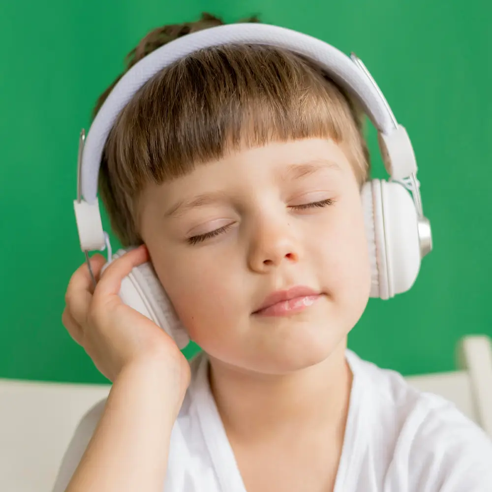 HNO-Boy_ear